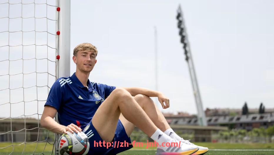 金年会-世俱杯比赛用球性能指标分析及品牌优劣对比